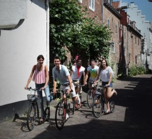 Op de Crussis steps door Amersfoort voor een puzzeltocht