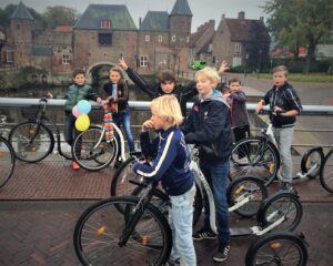 Het leukste kinderfeest: op de step.